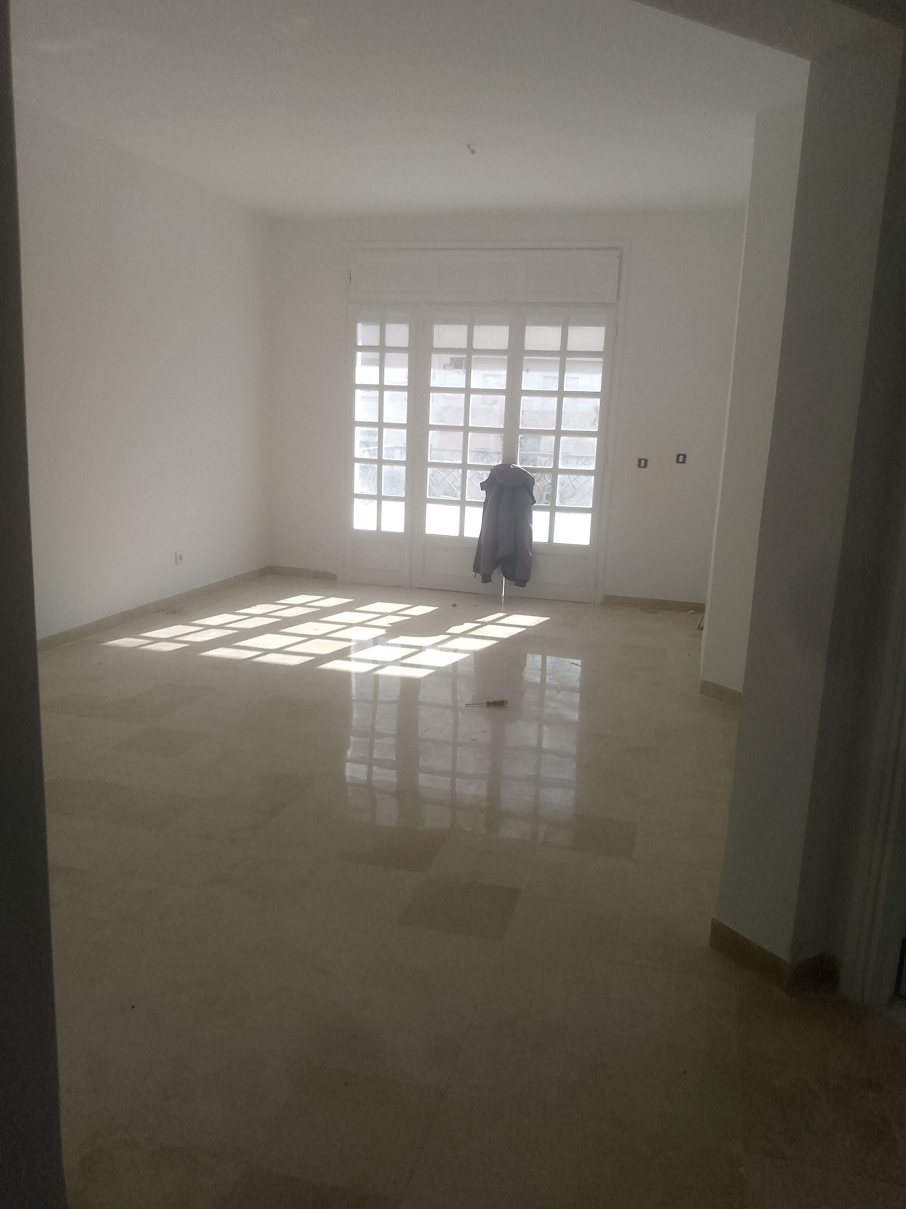 Appartement s plus 2 à ennasr2