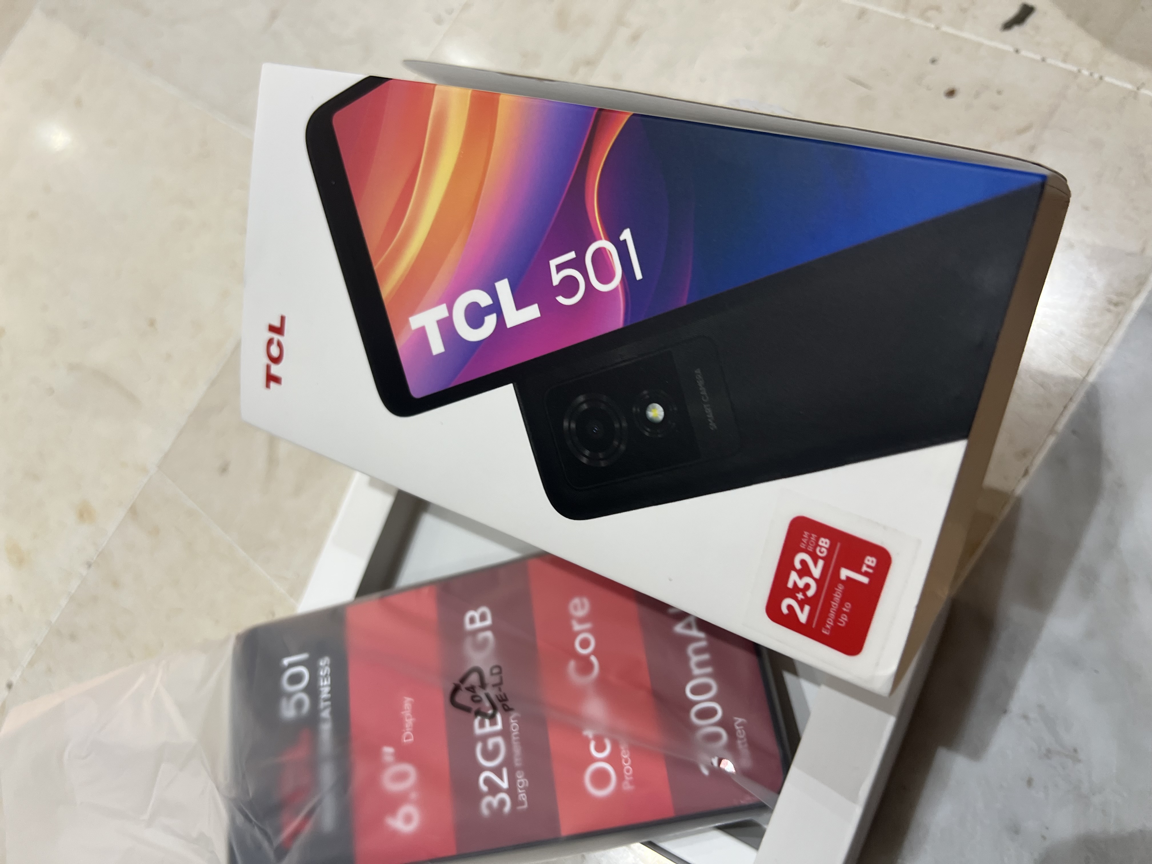 Téléphone tcl 501