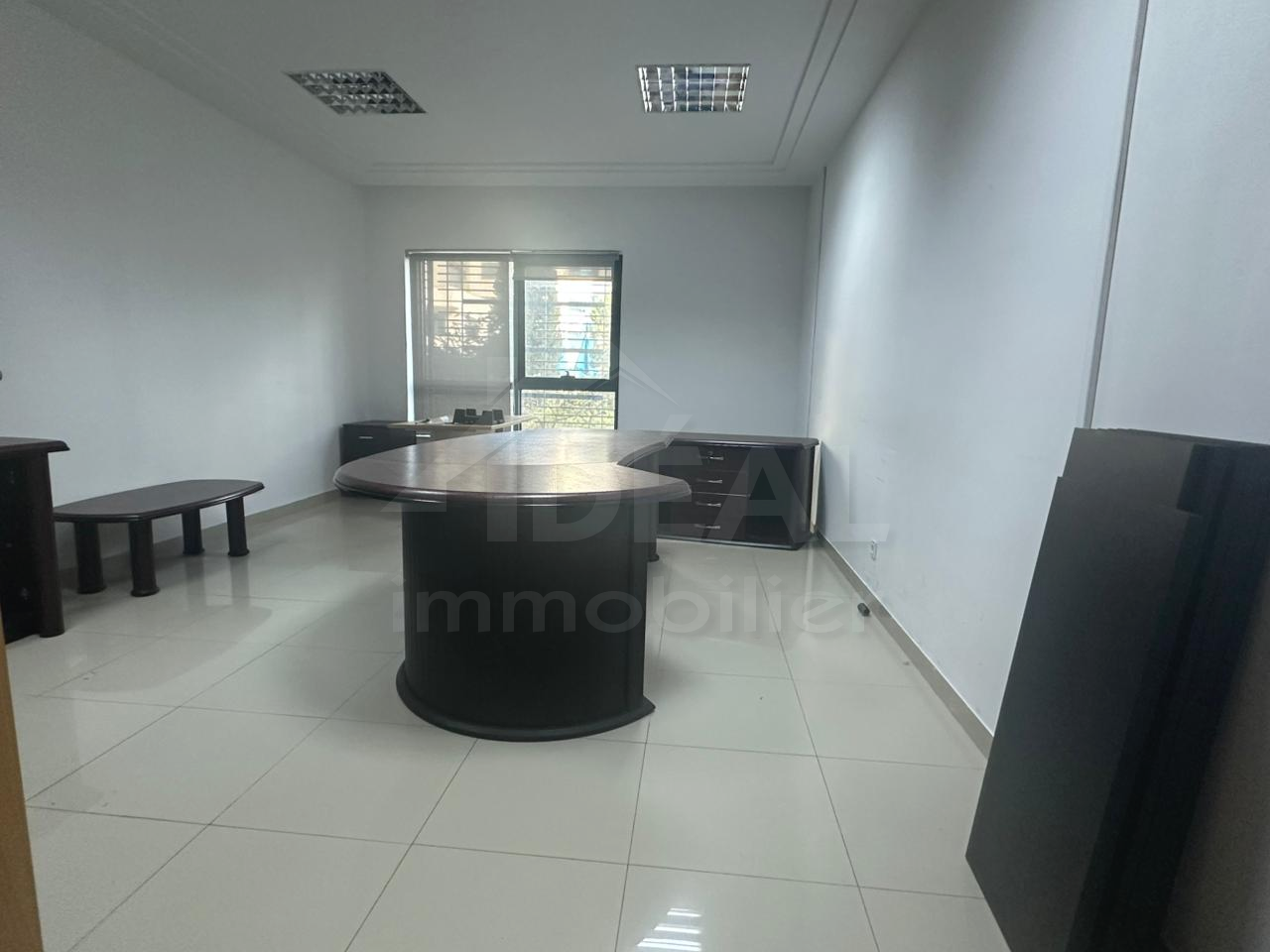 Al bureau 270m2 lac1