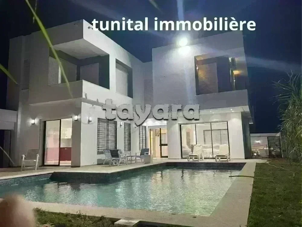 Villa neuve très moderne