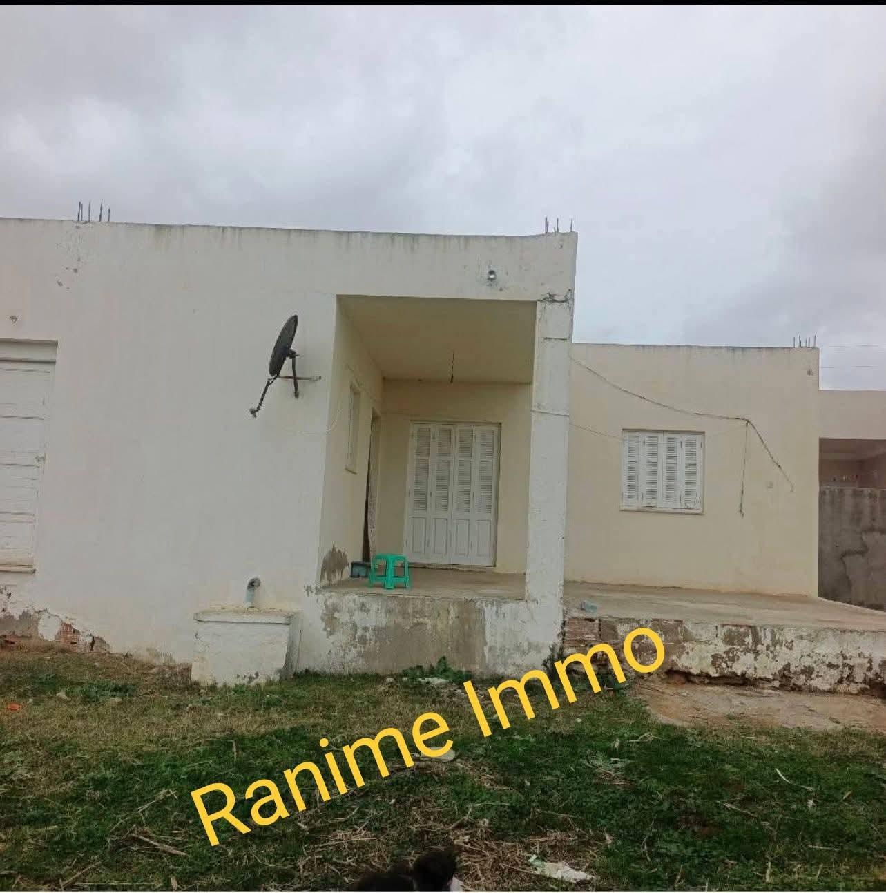 Maison dans un terrain 386 m2