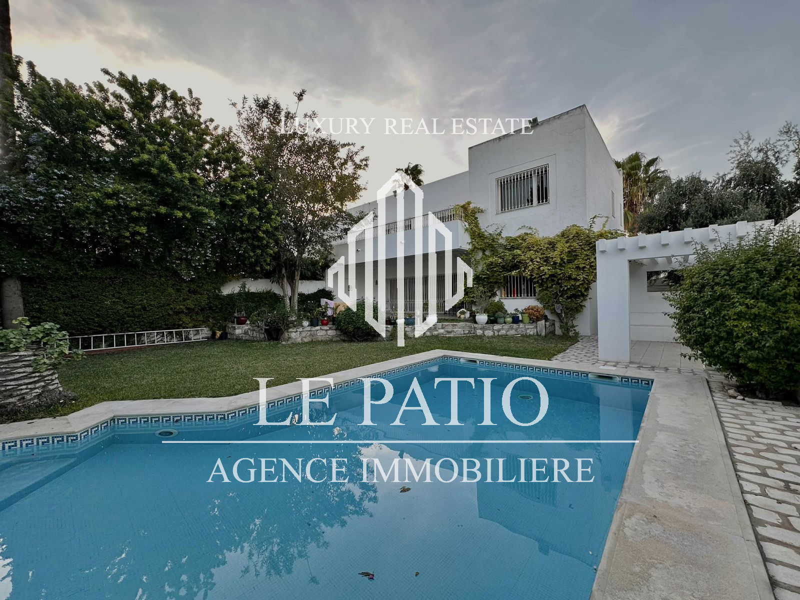Villa s4 à carthage avec jardin et piscine