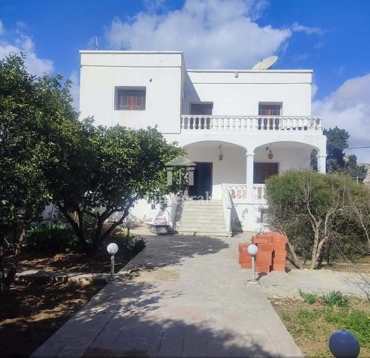Grande villa bureautique à menzah5