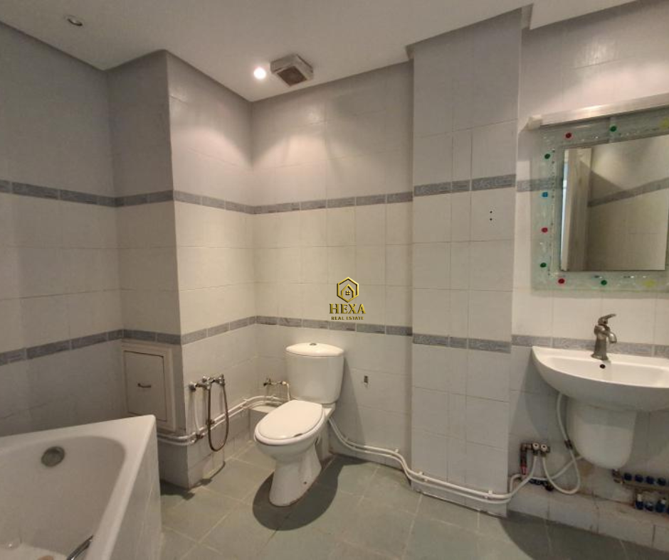 Appartement s3 à usage bureautique au lac 1