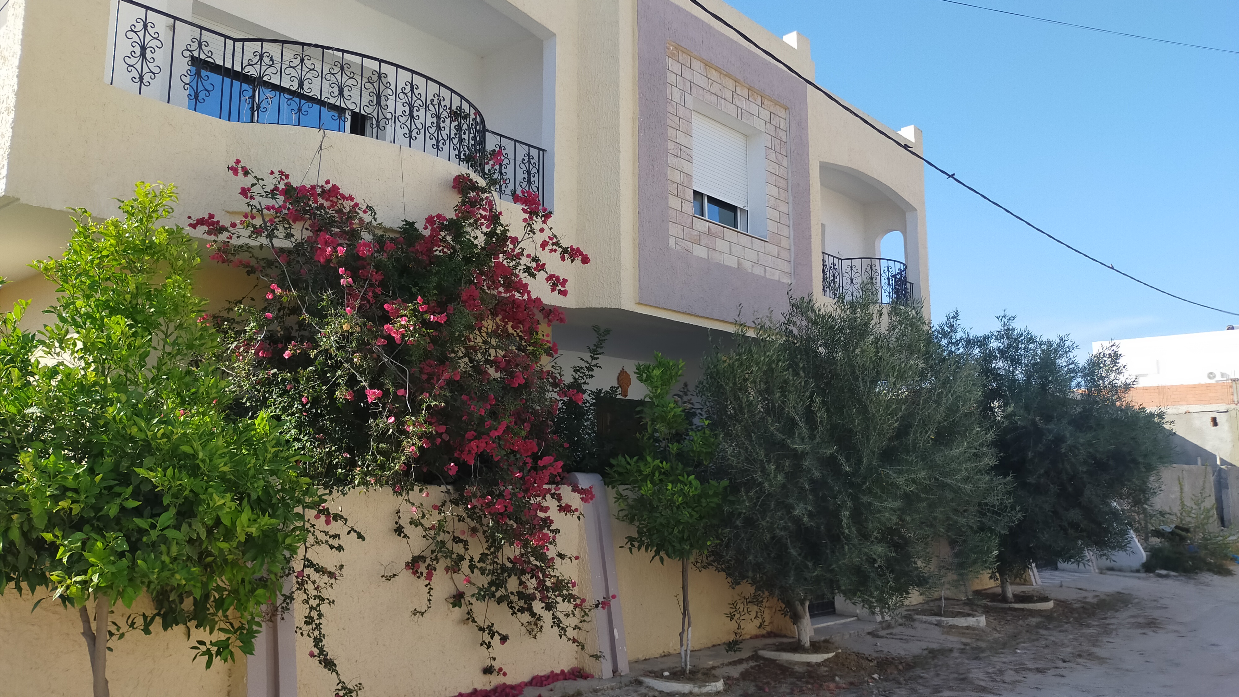 Etage de villa h stding à jinen el mansora plage