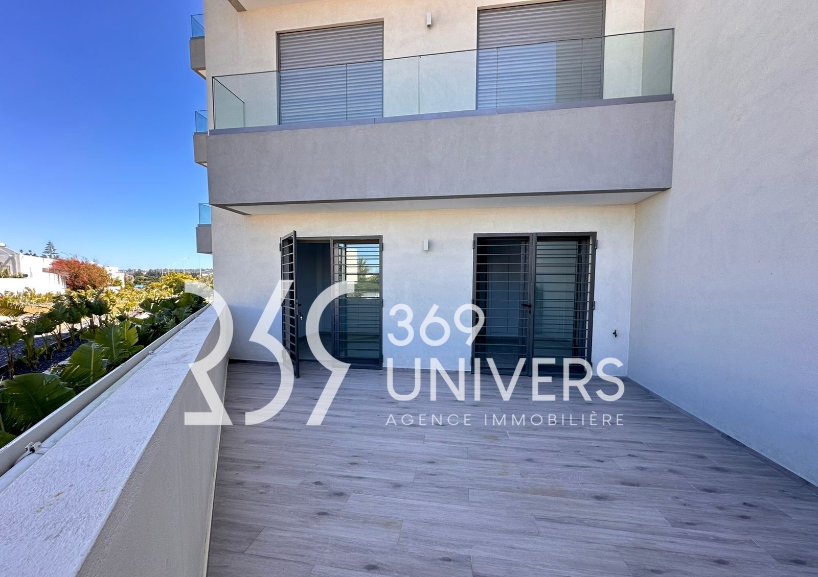 Appartement avec terrasse à la marsa ref ra168