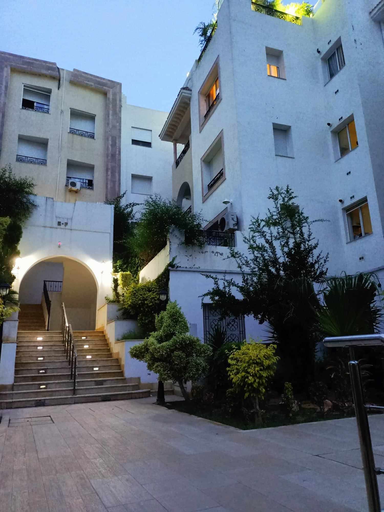 Studio meublé à ennasr 2 près de samaron hotel