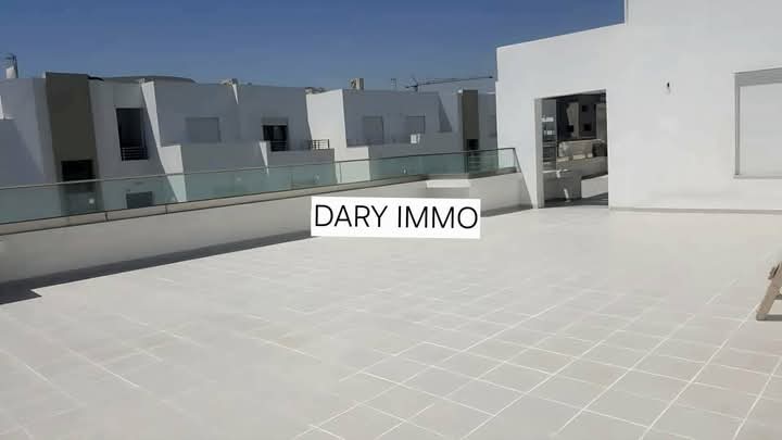 Appartement penthouse luxueux à ennasr