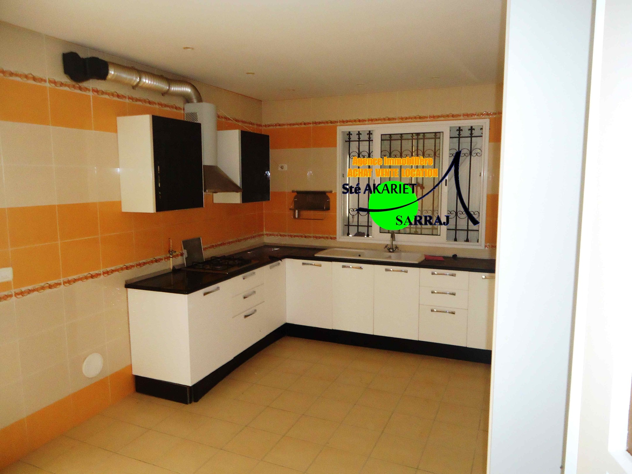 Villa rdc et 1ér étage à khzema ouest