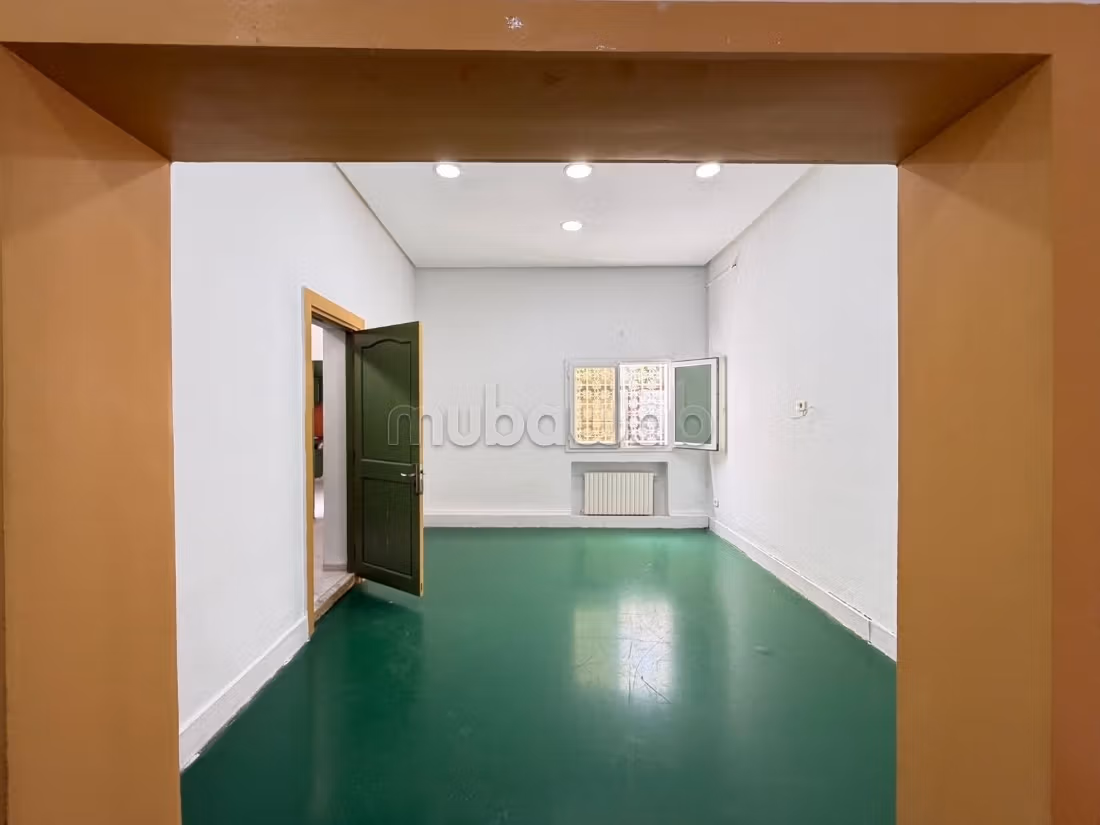 Villa 10 pièces à usg professionnel à el omrane