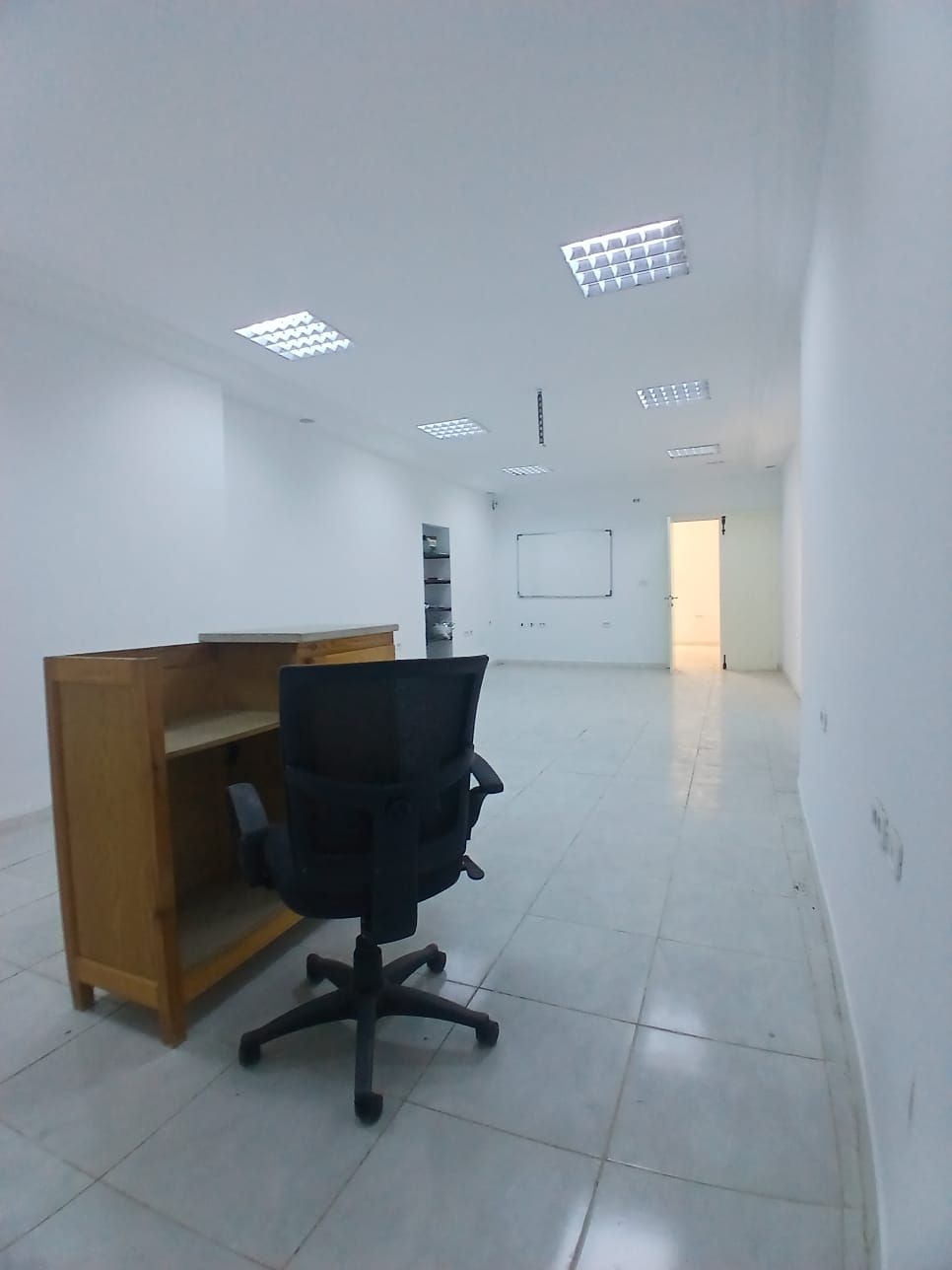 Un bureau 4 pièces à ain zaghouan