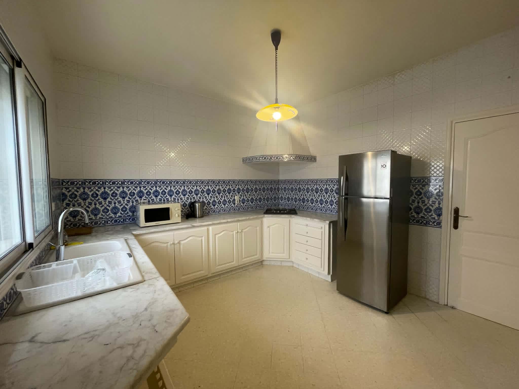Etage de villa s3 meuble a la marsa