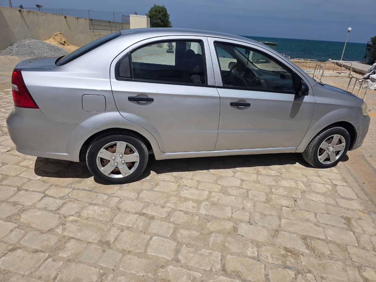 Chevrolet aveo lt sedan