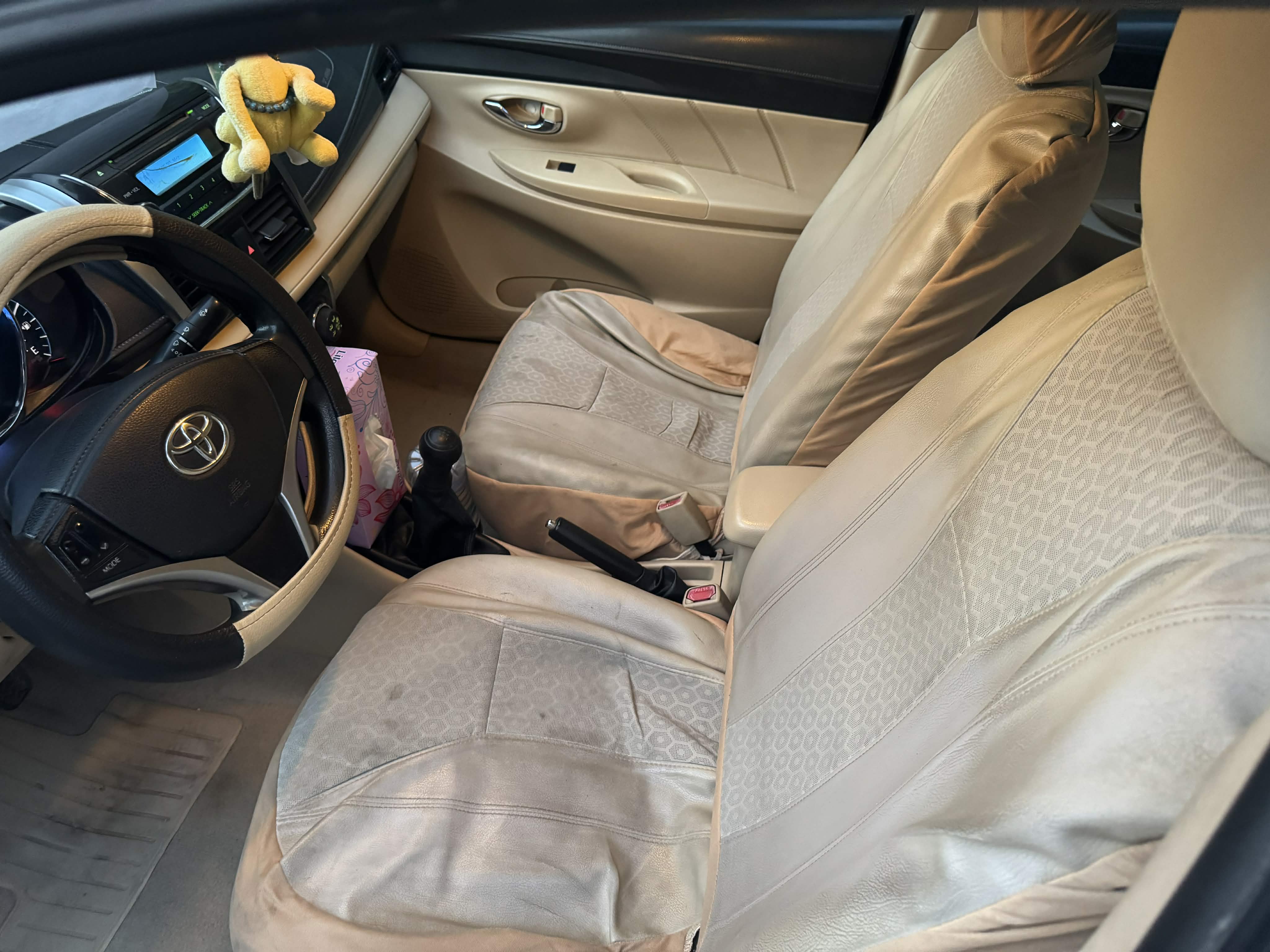 Toyota yaris sedan bronze
