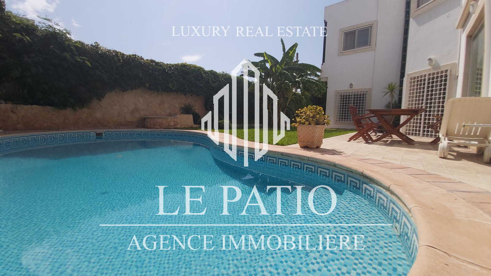 Villa meublé avec piscine a la marsa