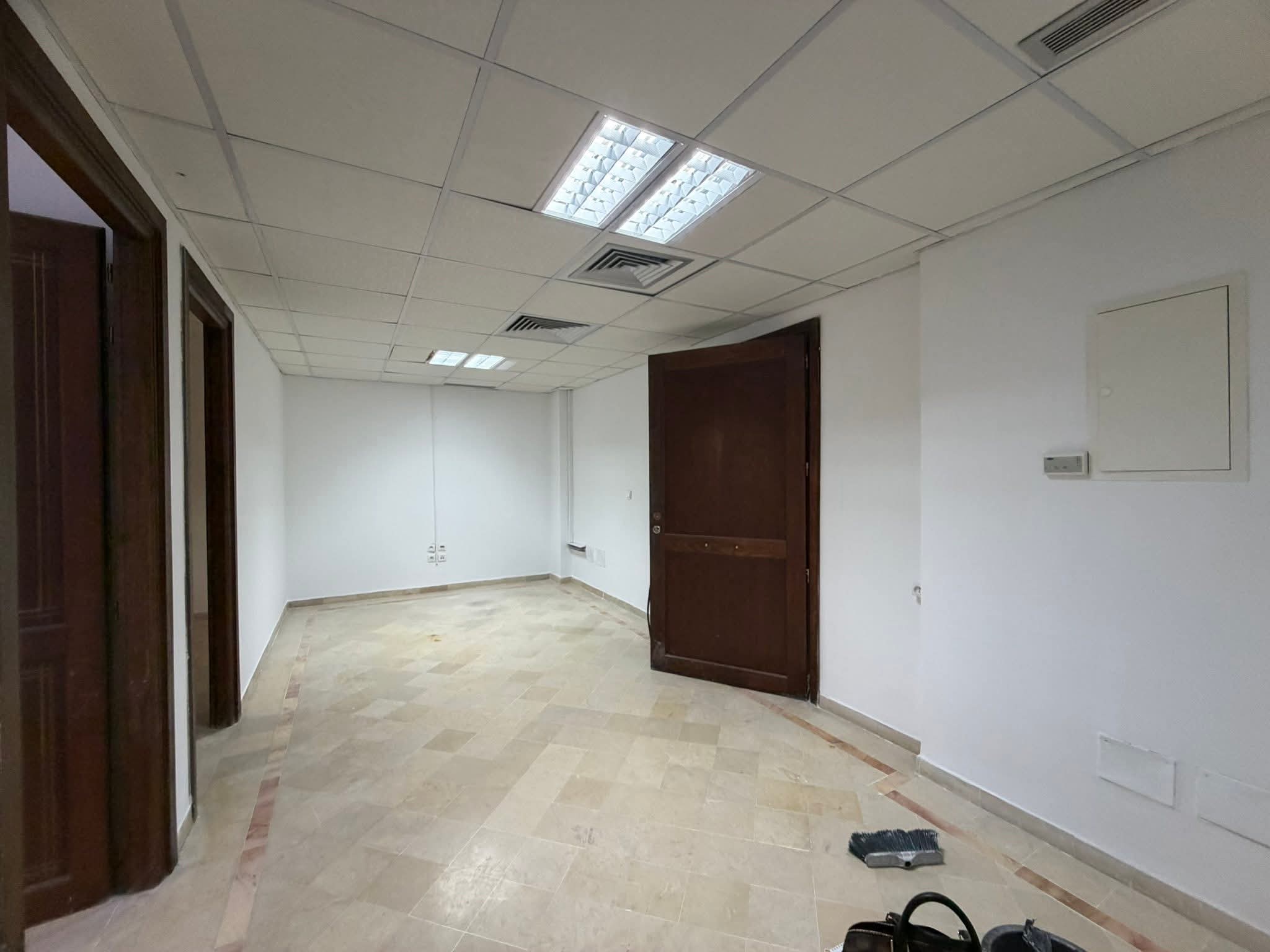 Ariana borj baccouch vnt bureau