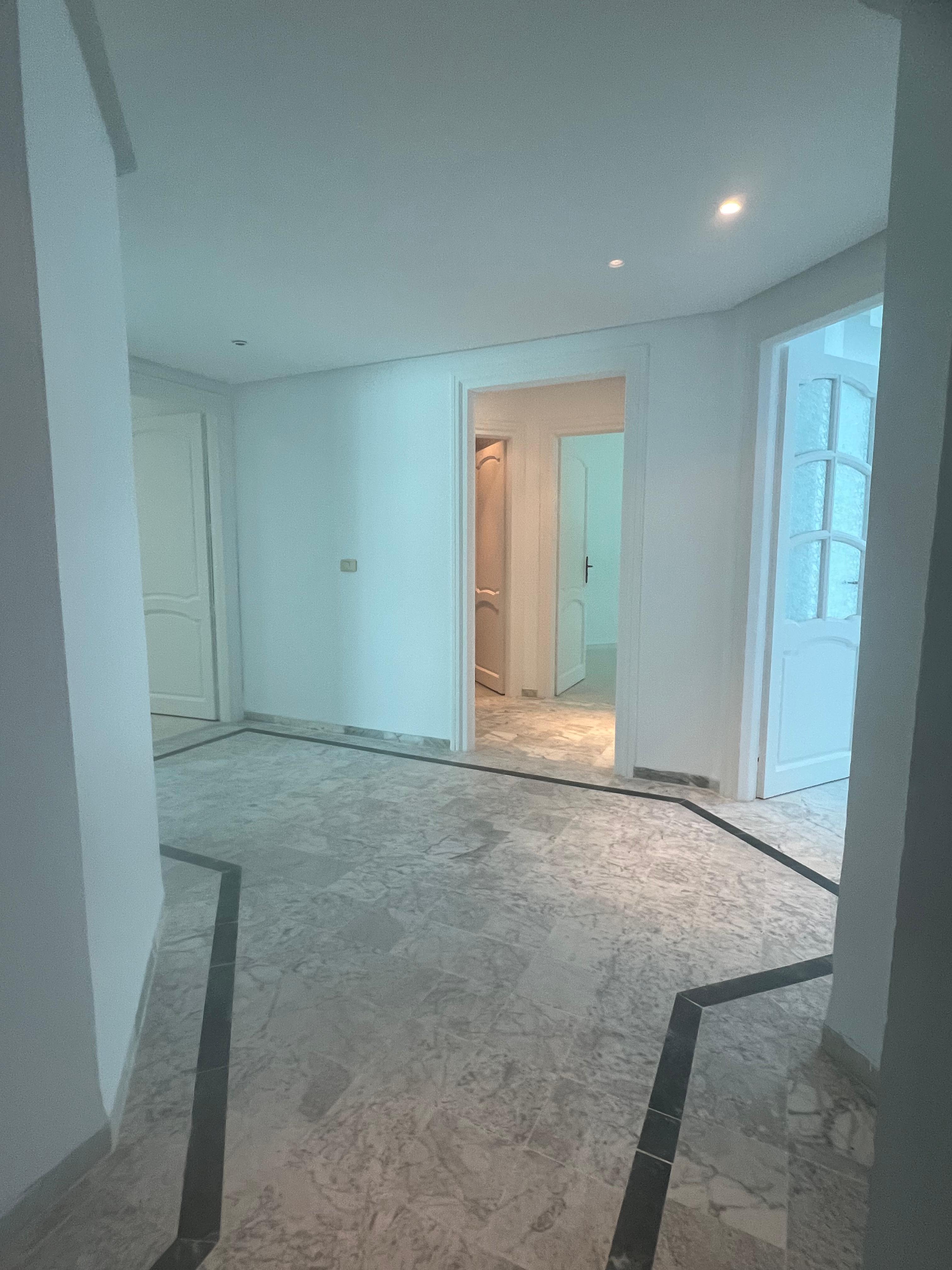 Bureau 4 pieces au lac 1