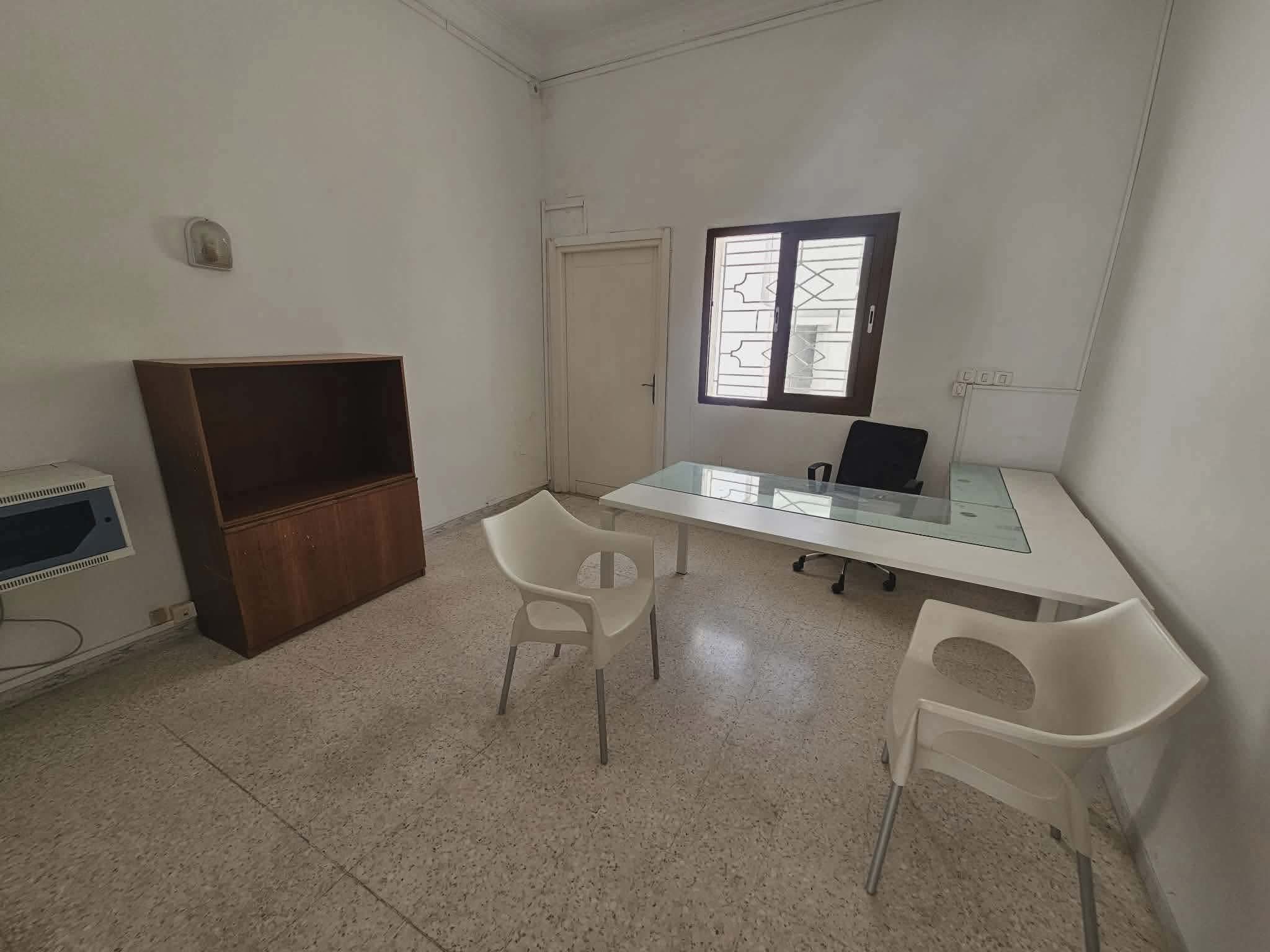 Bureau h3 meuble ou vide