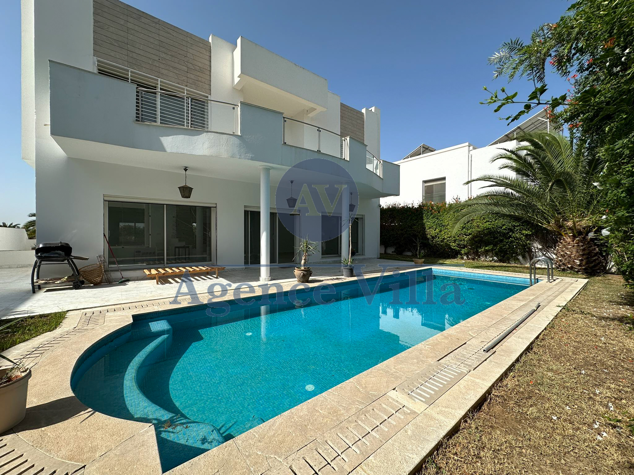 Villa haut standing s5 avec piscine au lac2