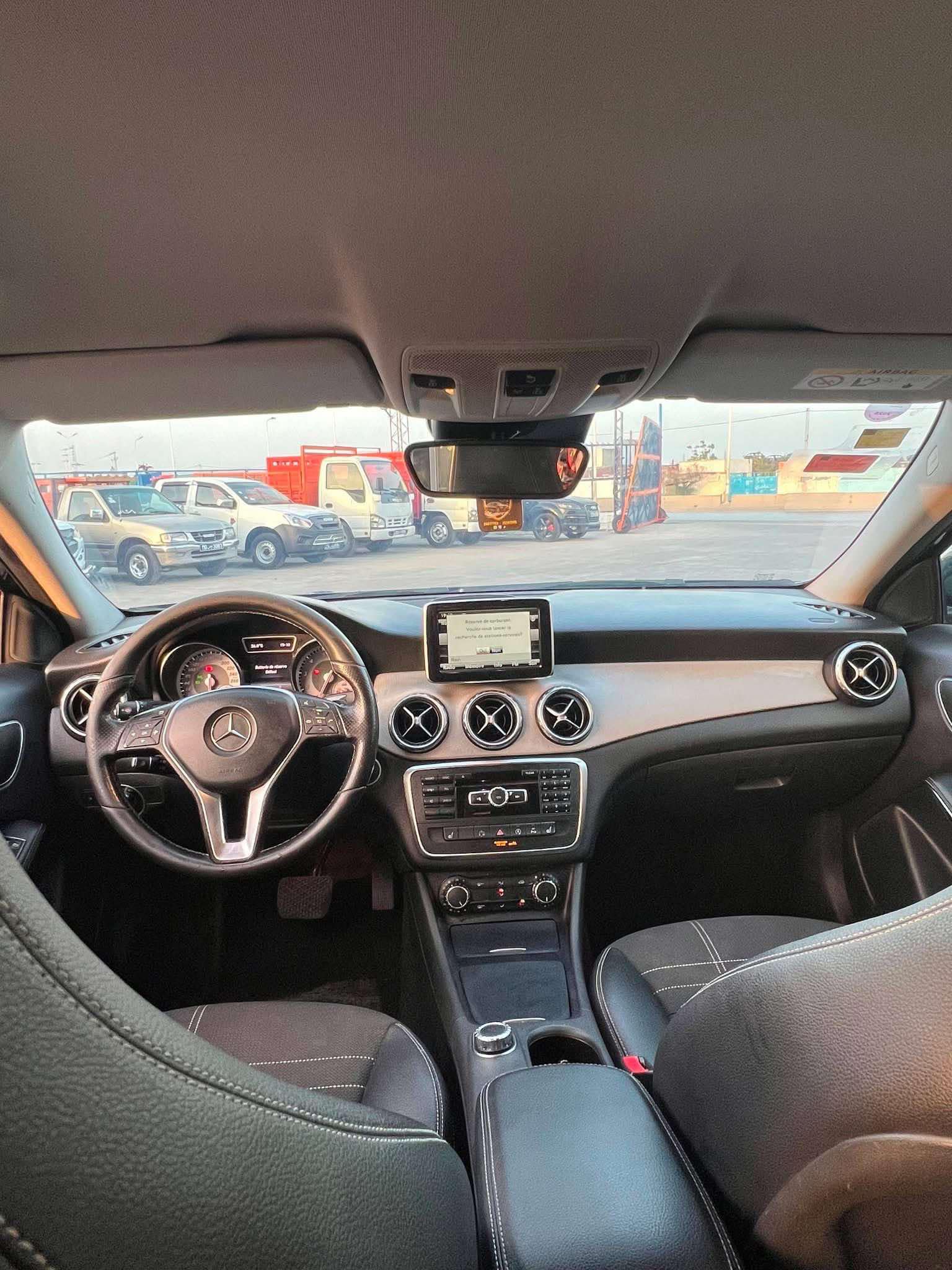 Mercedes gla180 essence 2015