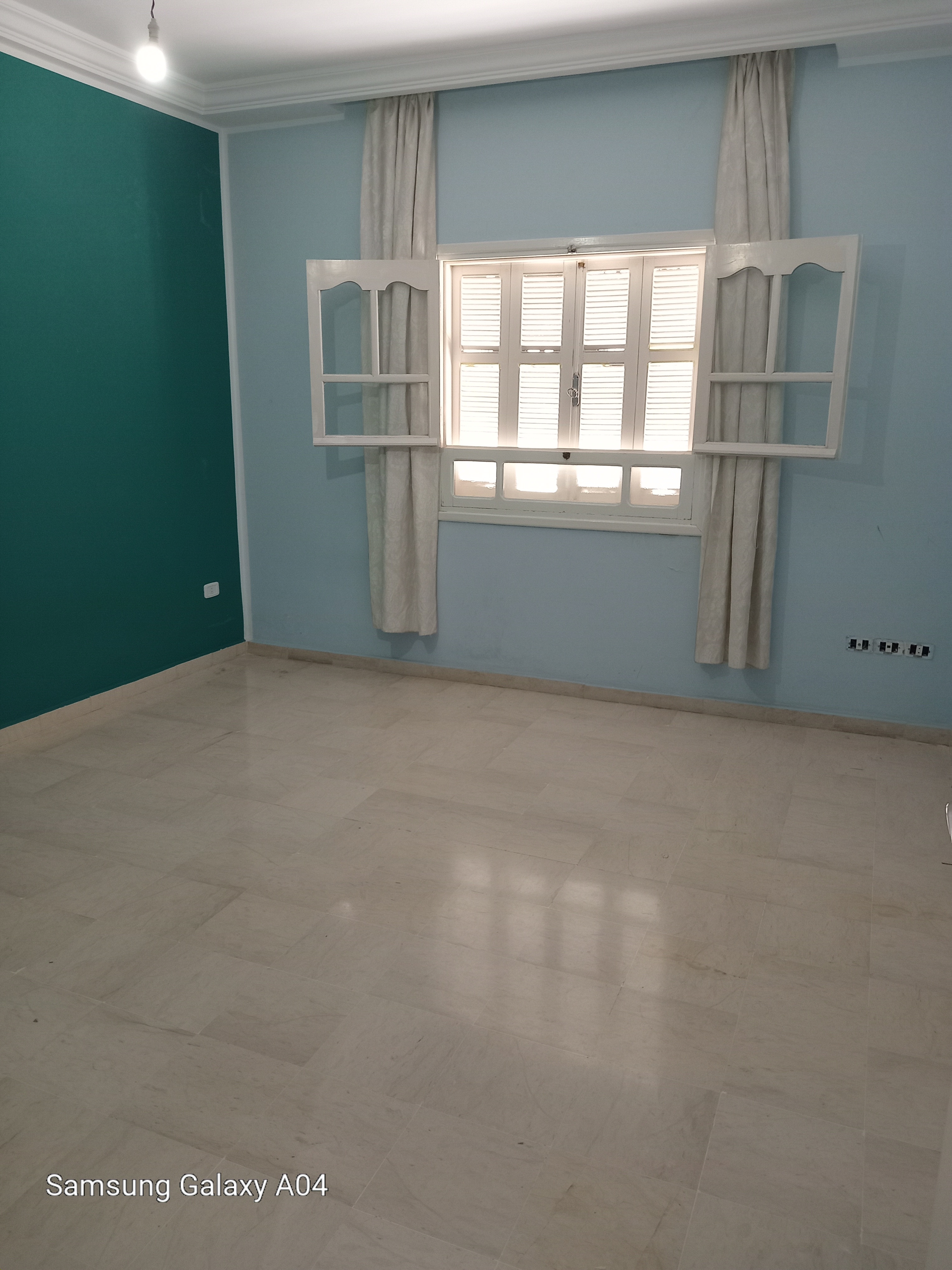 Une chambre pour fille à cité el khadra