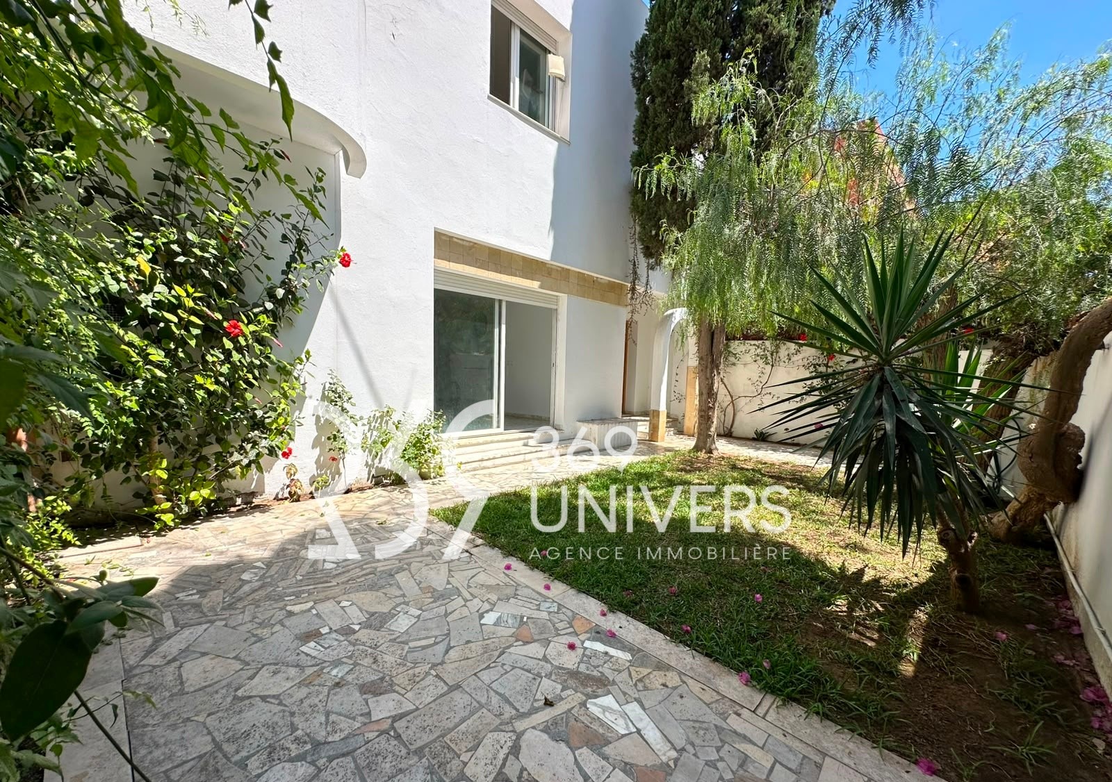 Duplex avec jardin à la marsa ref rd077