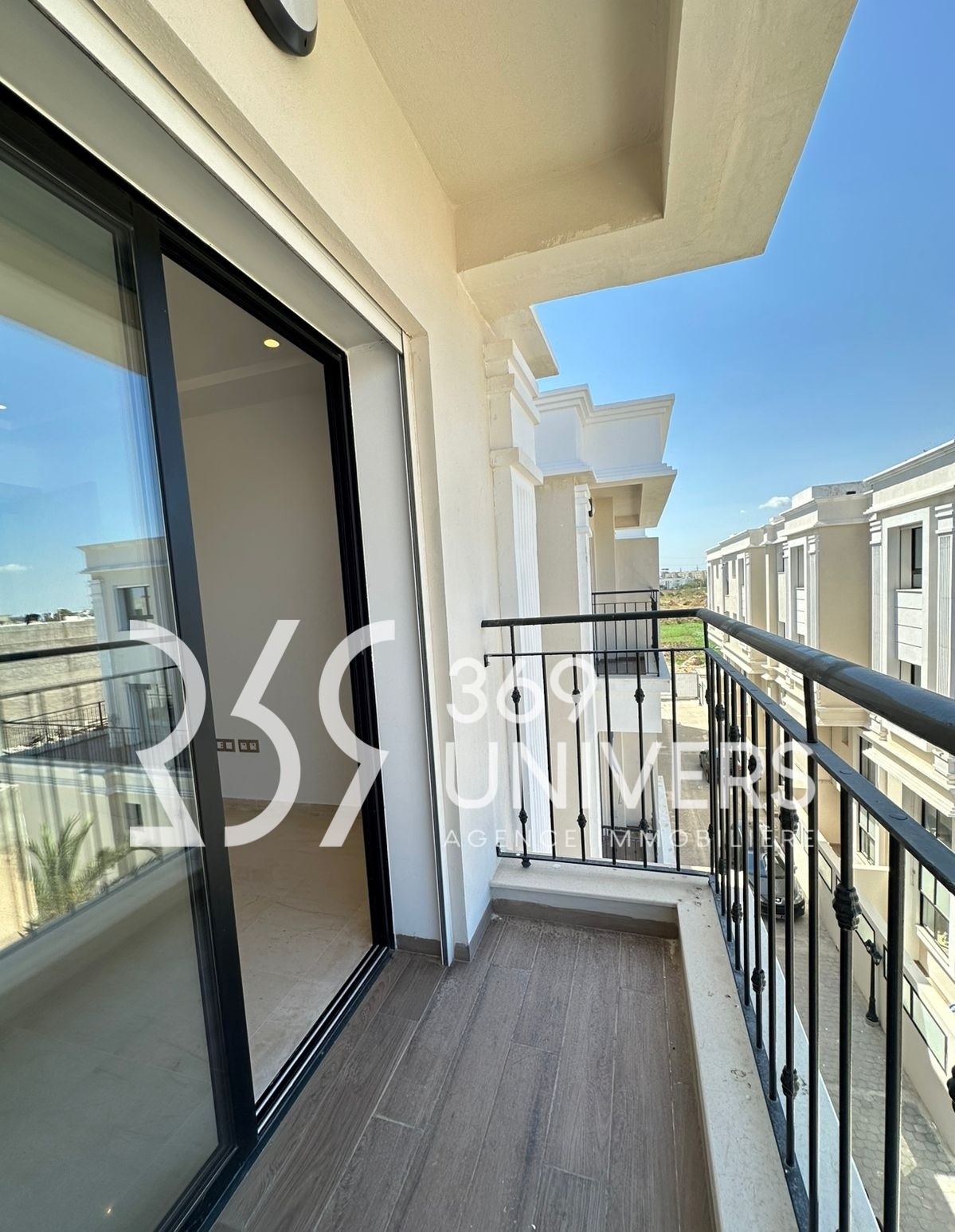Appartement avec balcon à la marsa ref ra166