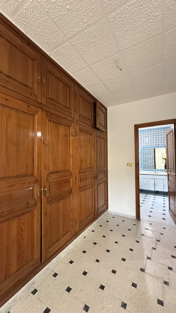 Étage de villa pour usage bureautique