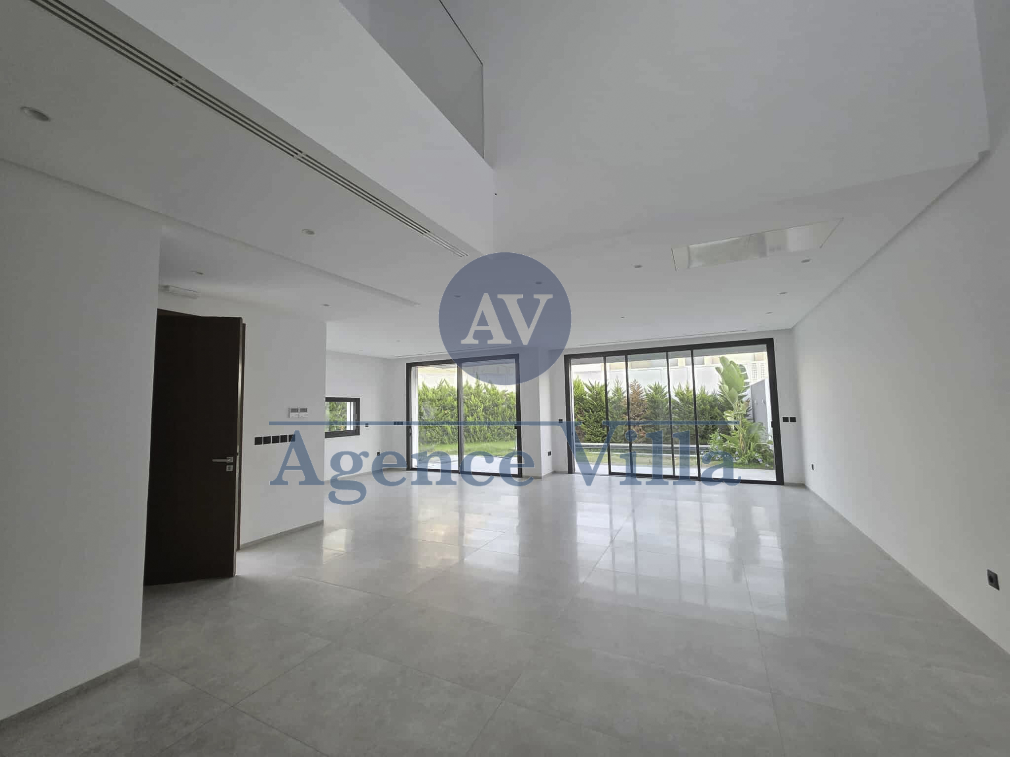 Une villa s4 avec jardin et piscine au lac 2