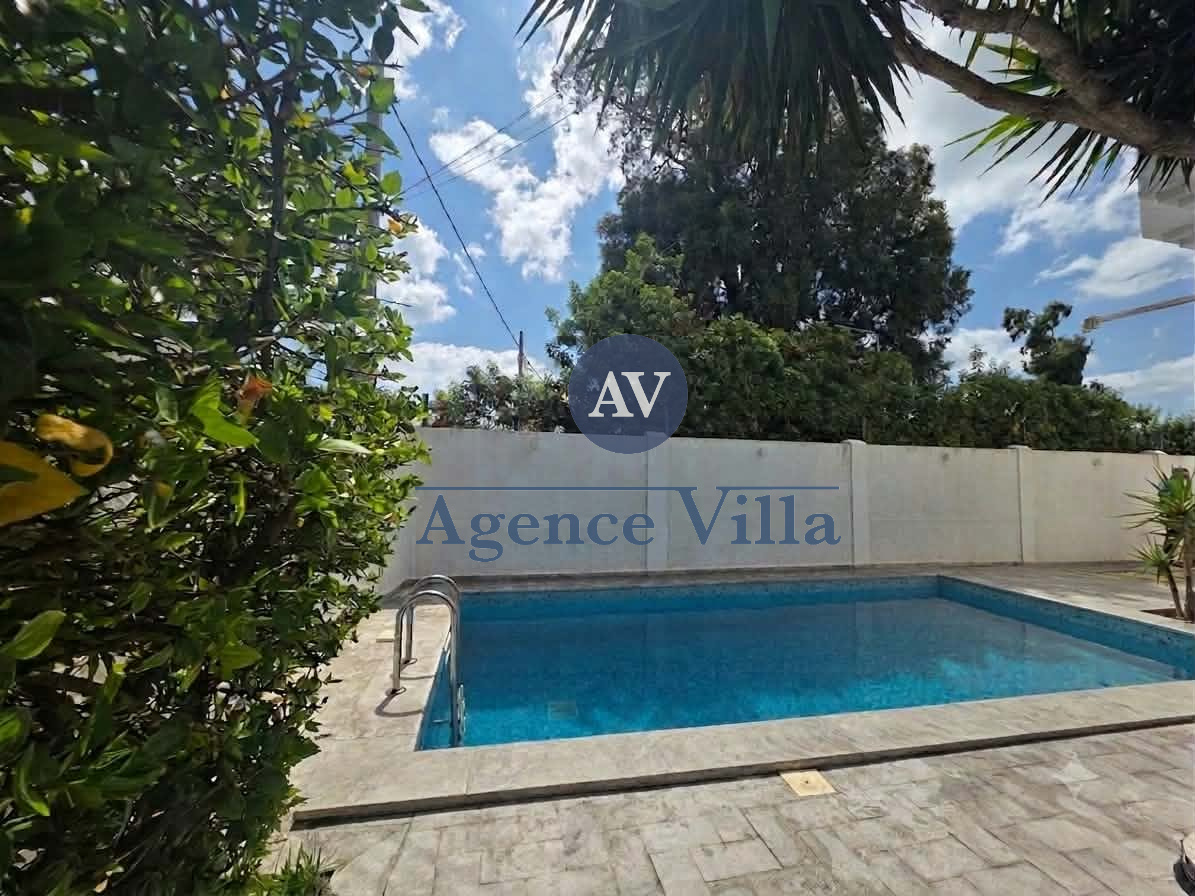 Villa s5 avec piscine à carthage salambo
