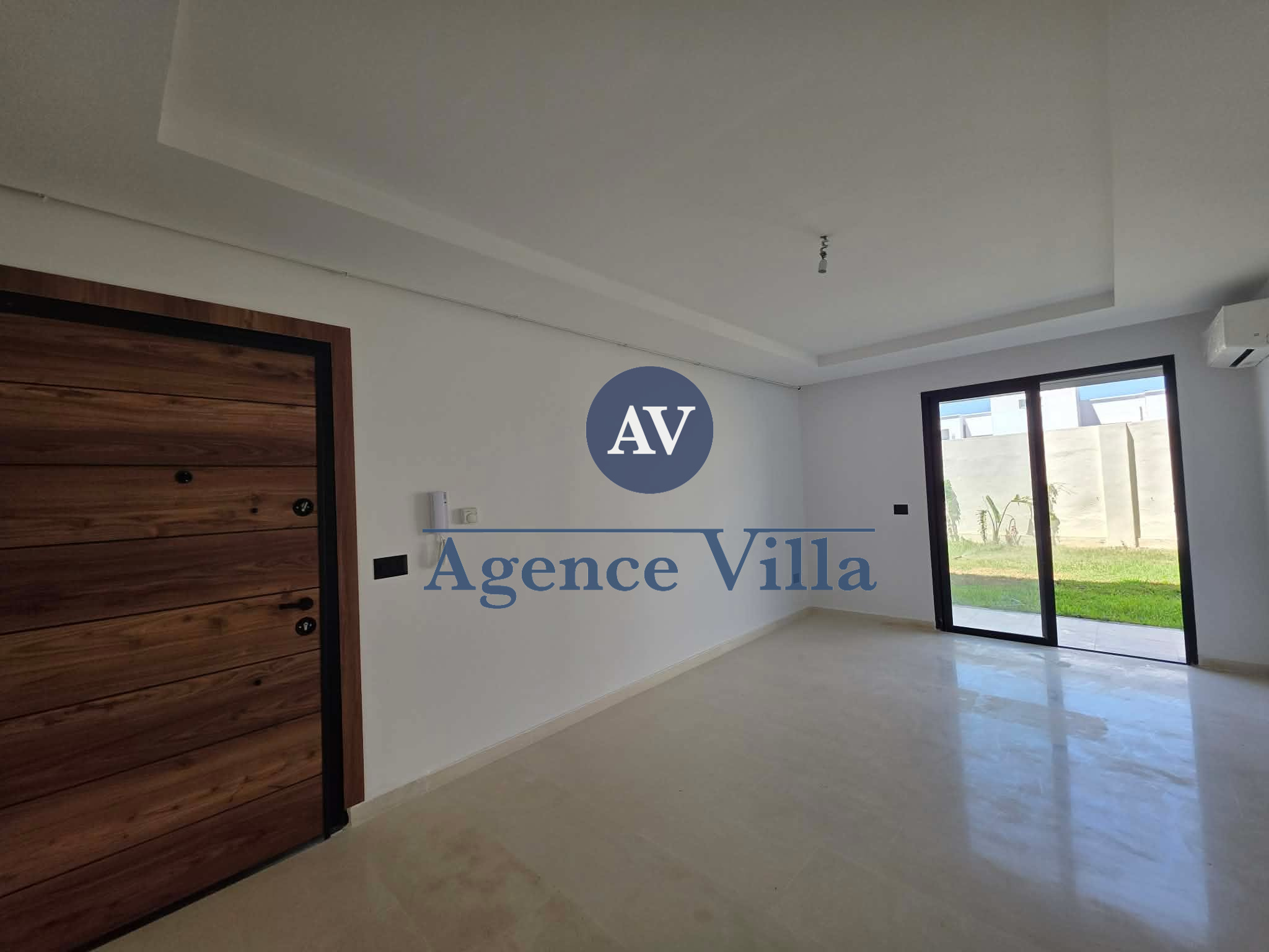 Appartement s1 avec jardin à la soukra