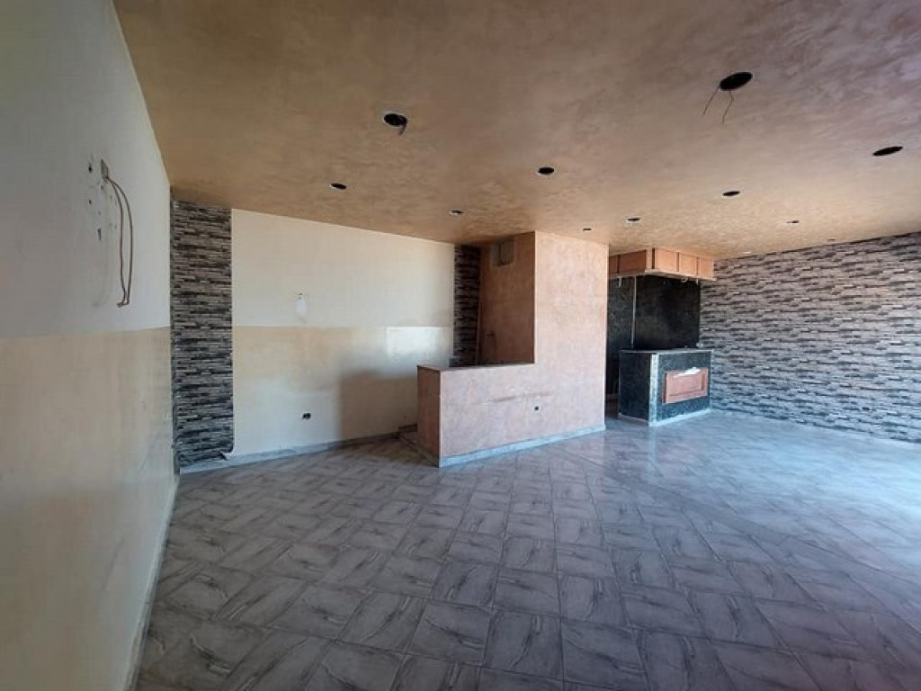 Local commercial 59 m