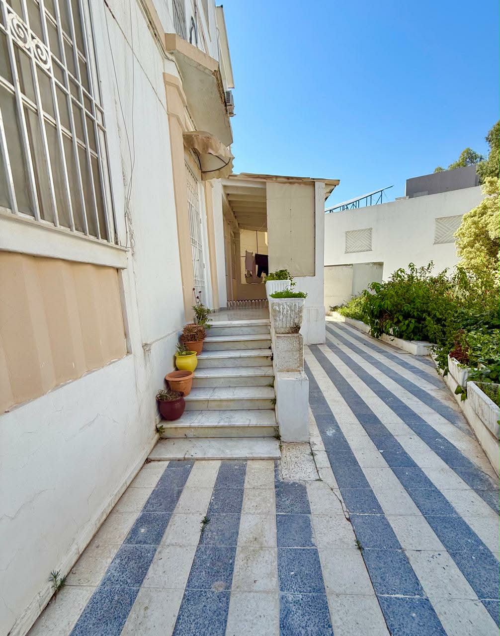 Etage de villa monfleury à usage professionnel