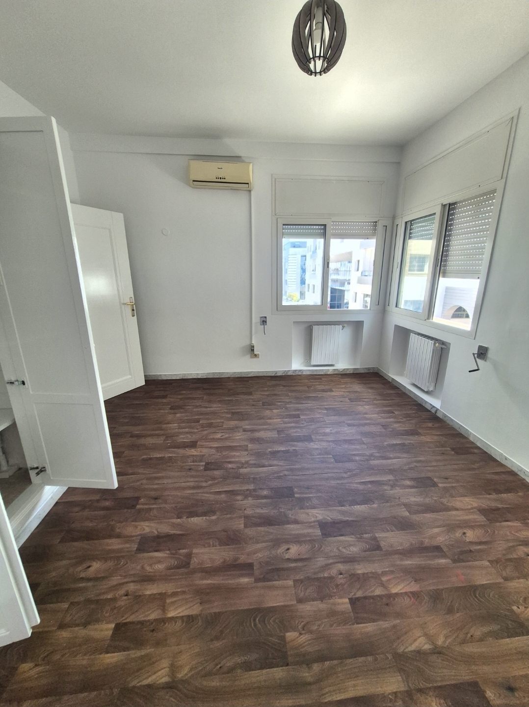 S plus1 bureau lac1