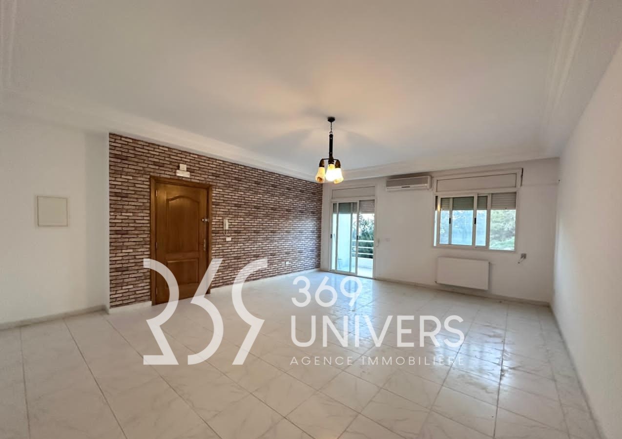 Appartement avec balcon à la marsa ref ra004