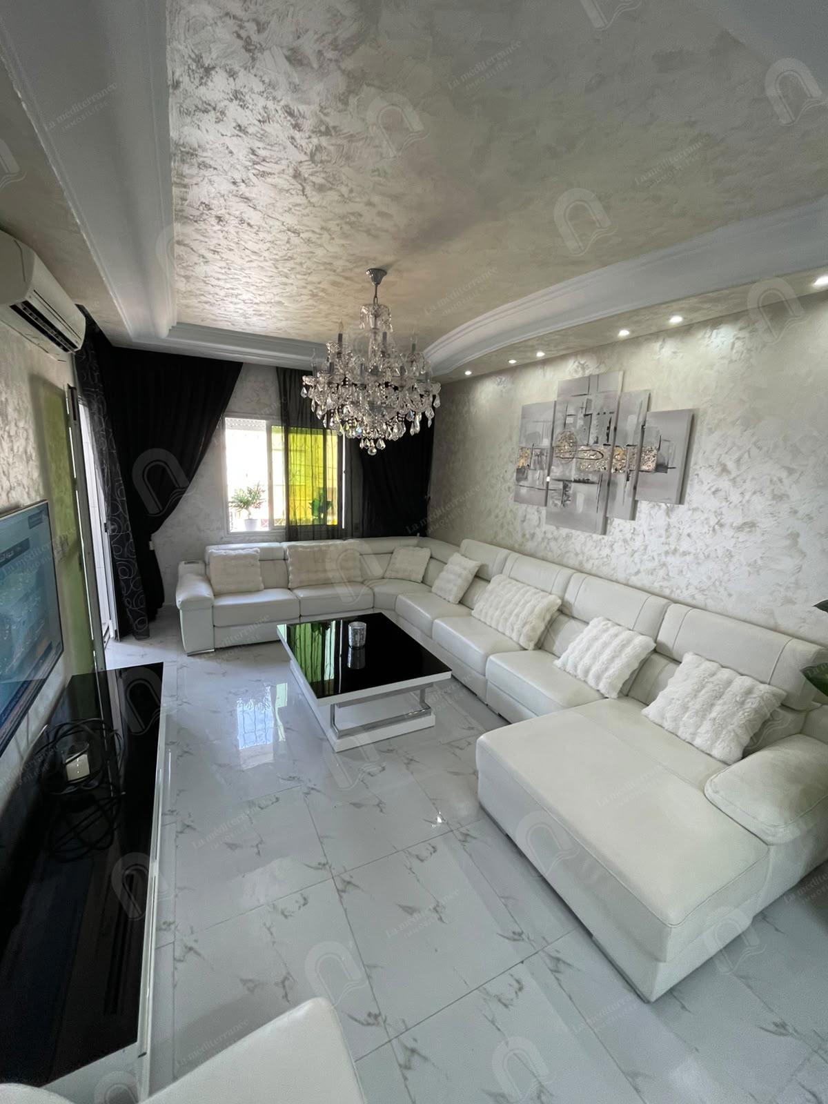 Un appartement s3 hst au bardo hedi chaker
