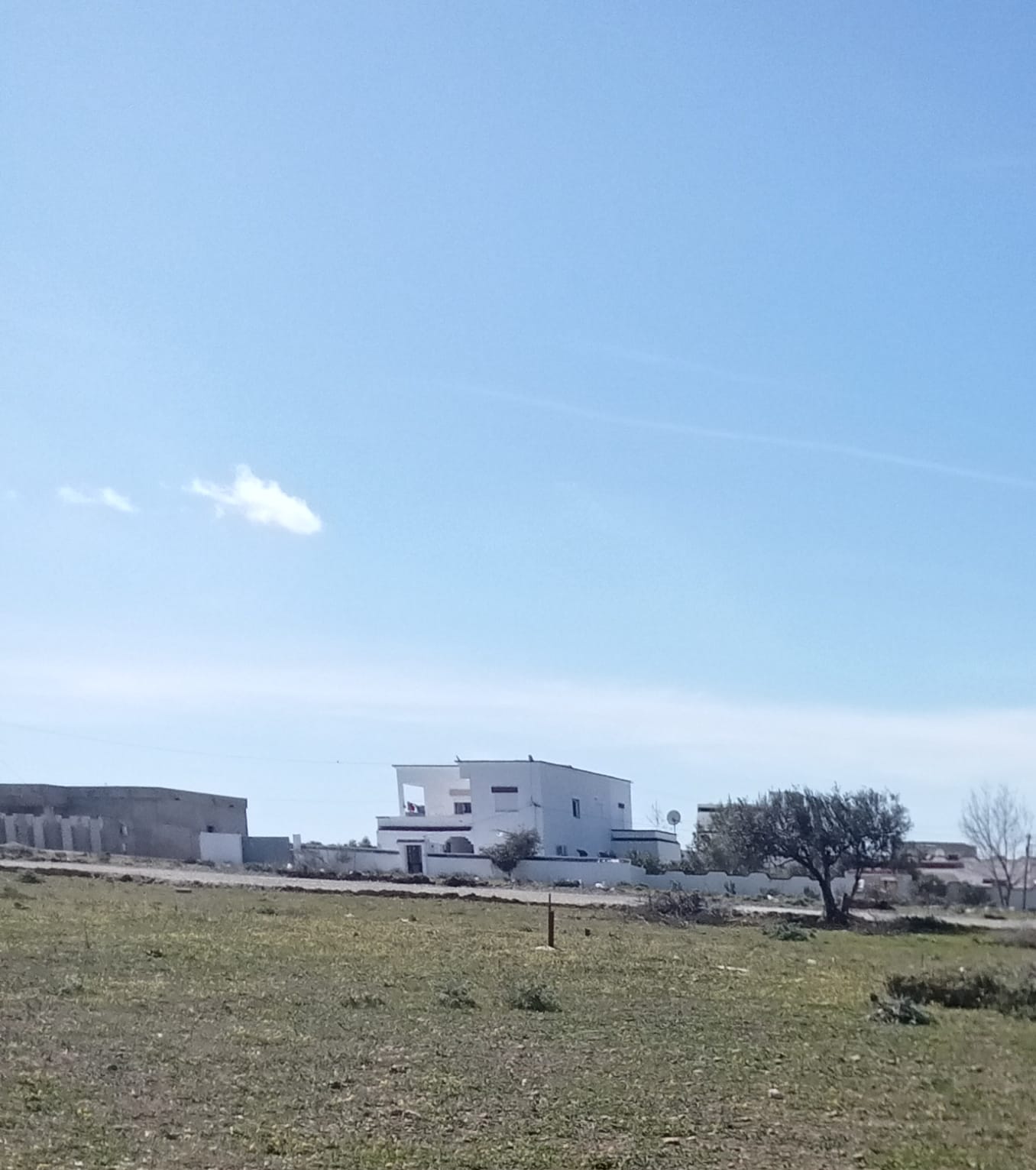 Futur zone paisible pas loin de tunis et l'ariana
