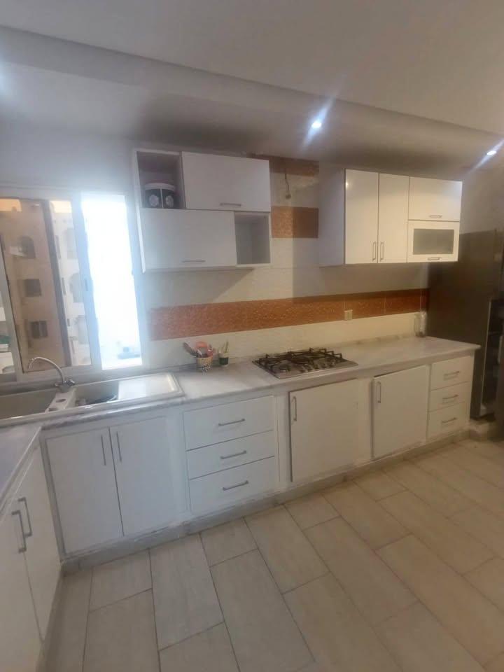 Étage de villa semi meublé