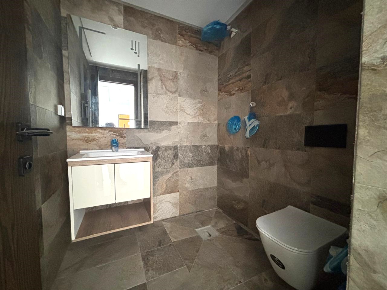 Appartement s1 neuf à chotrana 1