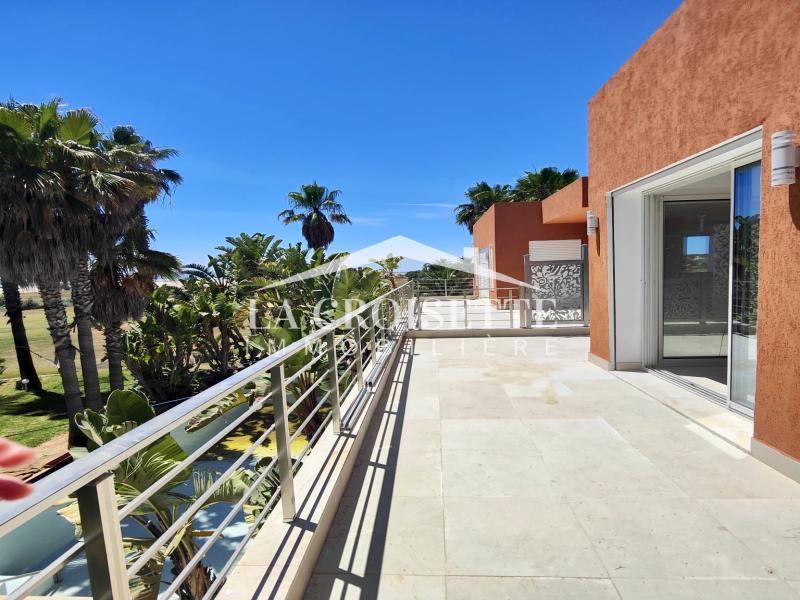 Appartement s2 avec terrasse à gammarth mal2339