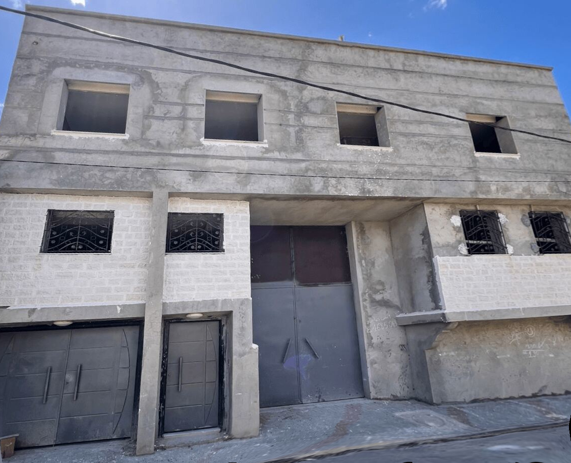 Immeuble r2 et depot 200 m2 et sous sol