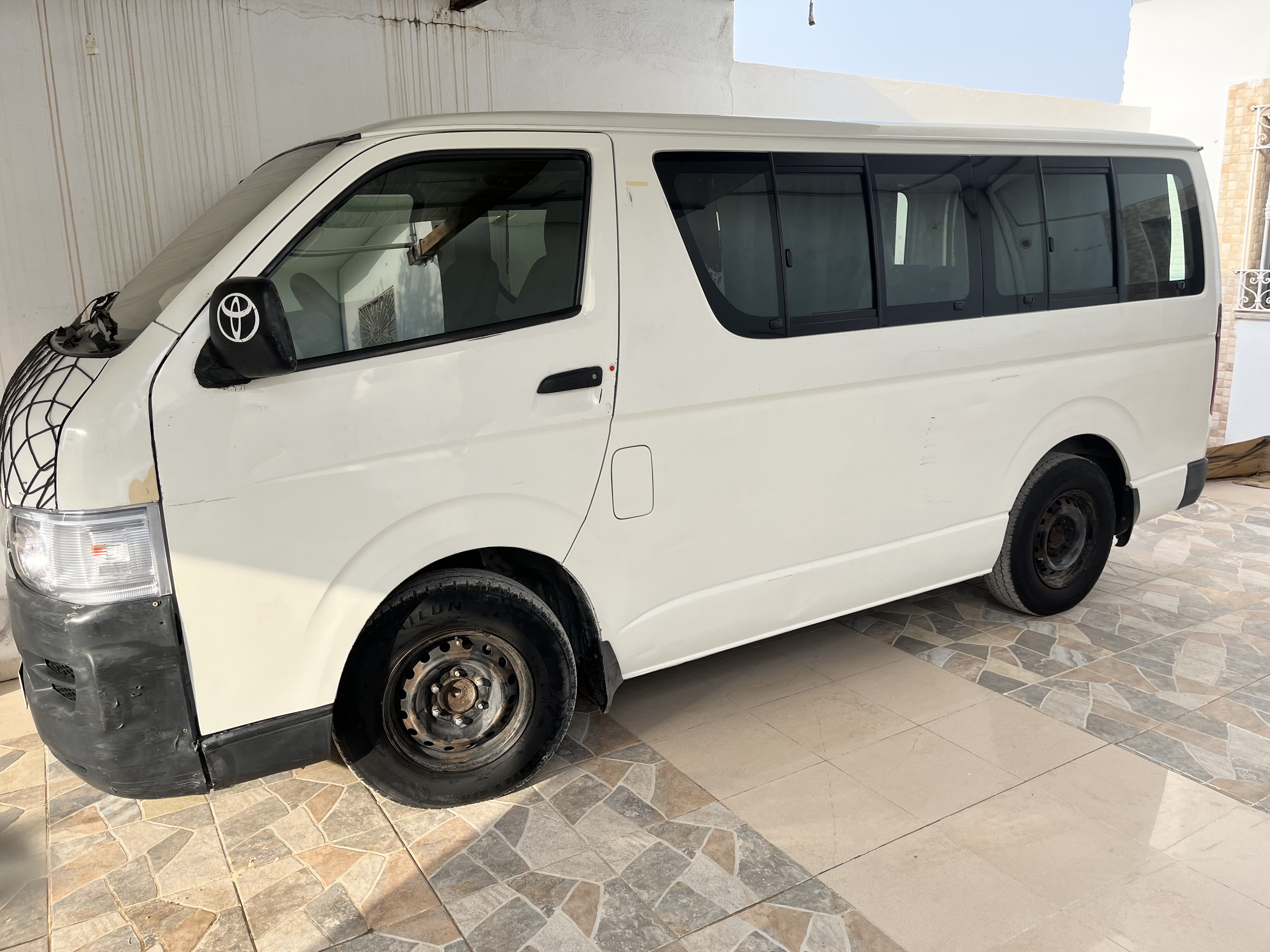 Toyota hiace diesel 9 places moteur l5 3l