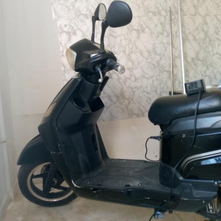Scooter électrique red e