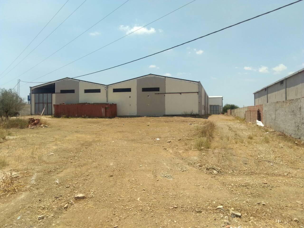 1000 à 2000m2 local industrielle à naassen