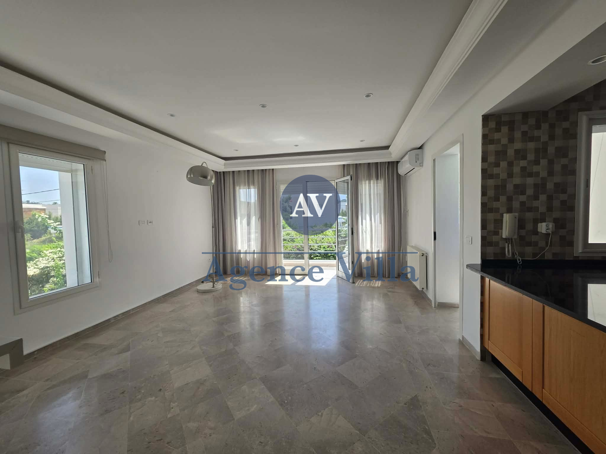 Etage de villa s3 à la marsa cité enassim