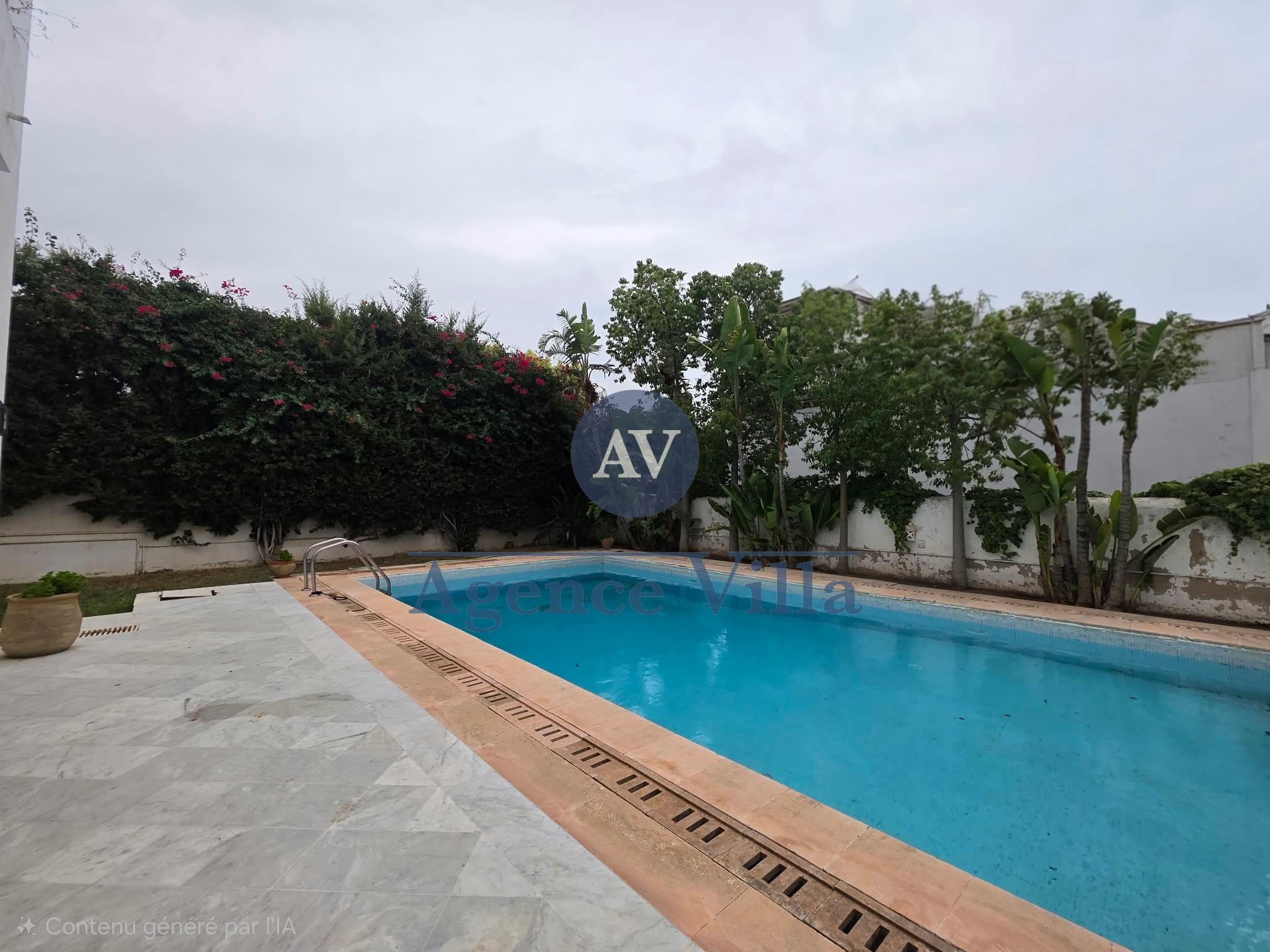 Villa s5 avec piscine à gammarth