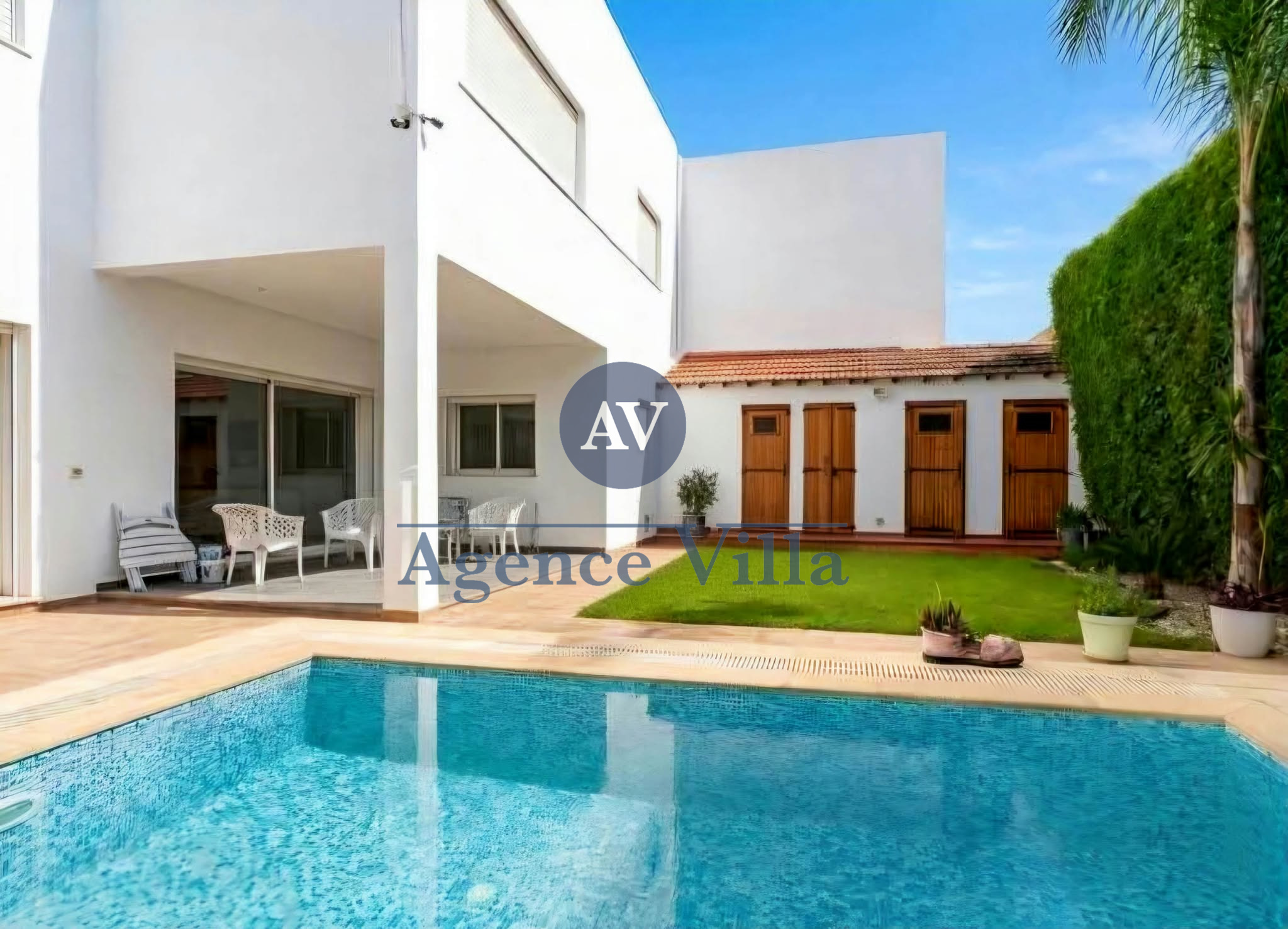 Magnifique villa s5 avec piscine à la soukra