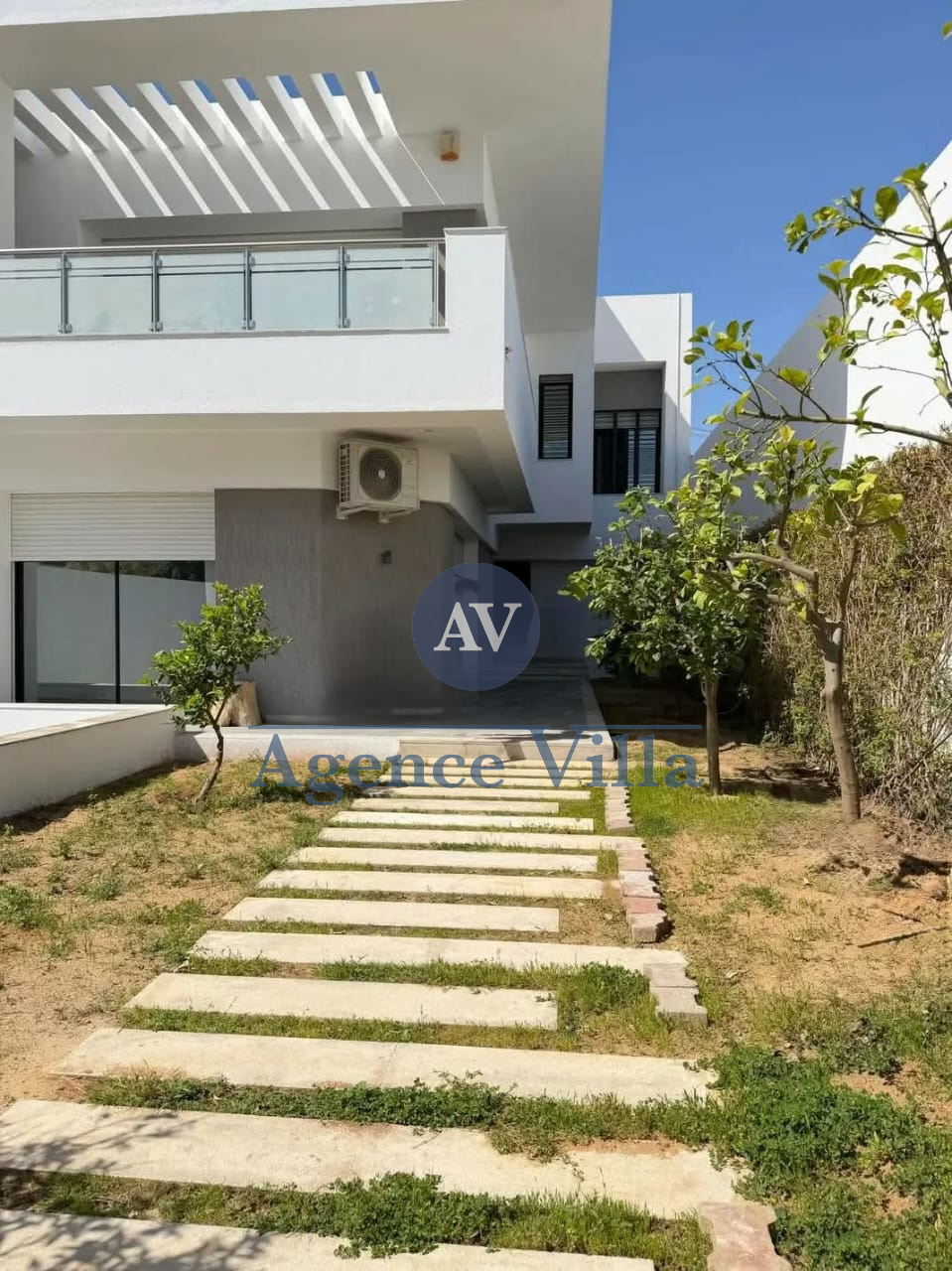 Une spacieuse villa s6 à ain zaghouan