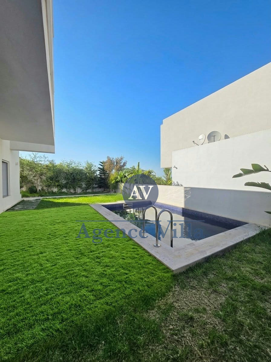 Duplex s4 avec piscine et vue sur mer à gammarth