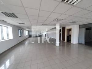 Bureau en 3 espaces 240m lac 1 ref1781a